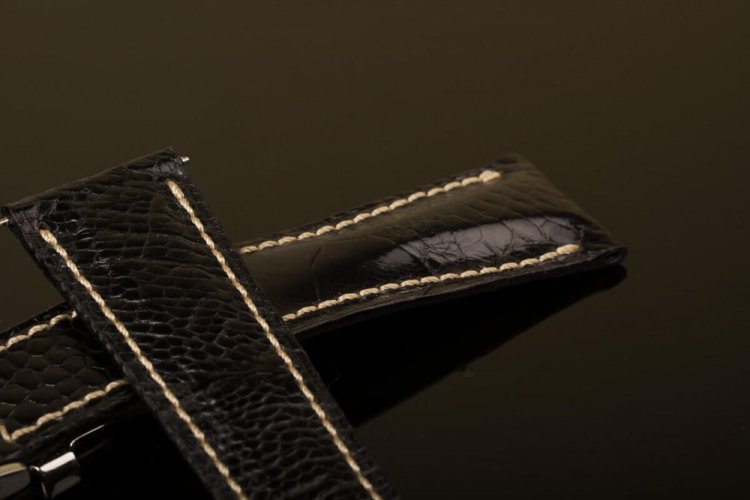 Bombírovaný ručně šitý kožený řemínek k hodinkám ( jakýkoliv typ) na míru prošívaný - Síla šití řemínku: 0,5 mm, Barva šití řemínku: béžová 0,5mm