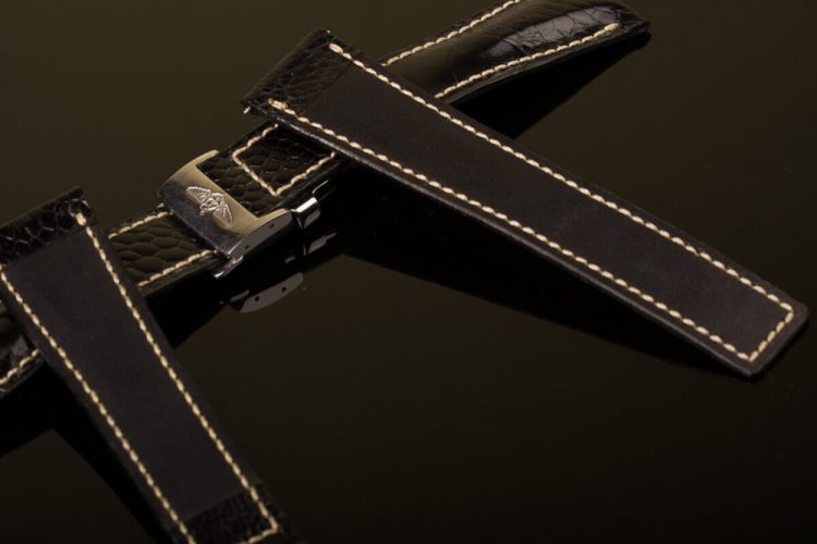 Bombírovaný ručně šitý kožený řemínek k hodinkám ( jakýkoliv typ) na míru prošívaný - Síla šití řemínku: 0,8 mm, Barva šití řemínku: Bílá
