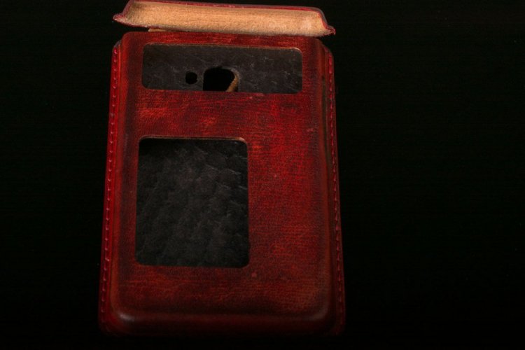 Formovaný ručně šitý kožený obal na mobilní telefon(elektrické přístroje)