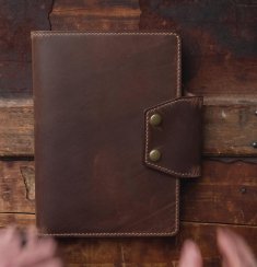 Kožený obal na diář A5 se zapínáním
