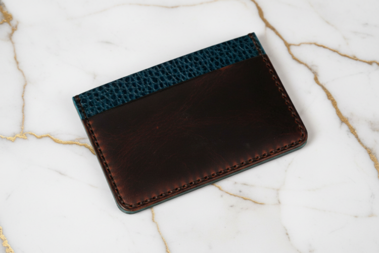 Kožená ručně šitá horizontální peněženka na karty + papírovou hotovost