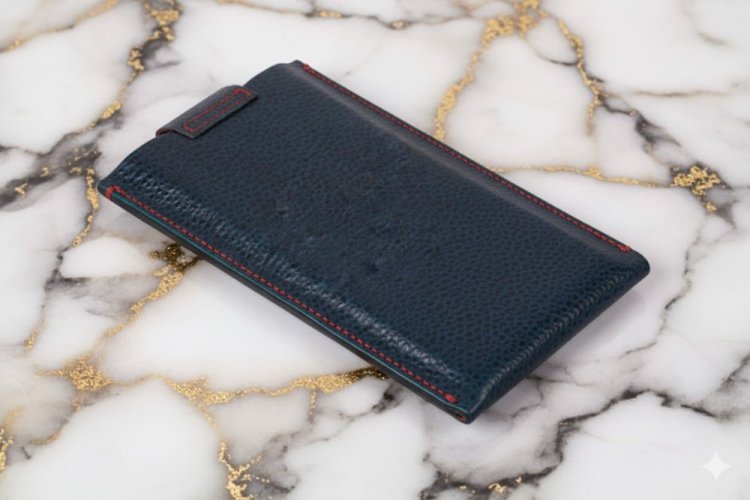 Jednoduché pouzdro na telefon s magnetickou přezkou