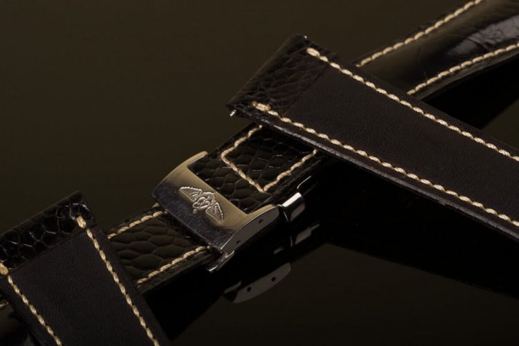 Bombírovaný ručně šitý kožený řemínek k hodinkám ( jakýkoliv typ) na míru prošívaný - Síla šití řemínku: 0,5 mm, Barva šití řemínku: zlatá 0,5mm