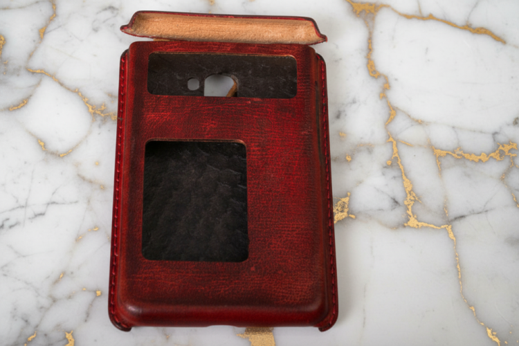 Formovaný ručně šitý kožený obal na mobilní telefon(elektrické přístroje)